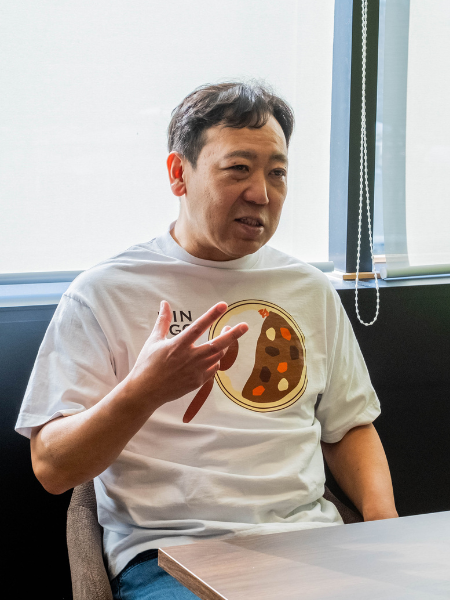 高橋様が話している